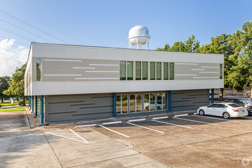More Photos Of 405 Gretna Blvd, Gretna Office For Sale