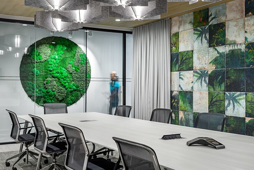 More Photos Of 111 Peter St, Toronto Office For Lease
