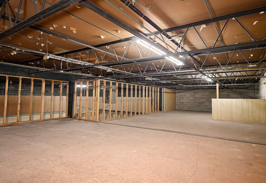 More Photos Of 6412-6418 Frankford Ave, Baltimore Warehouse For Lease