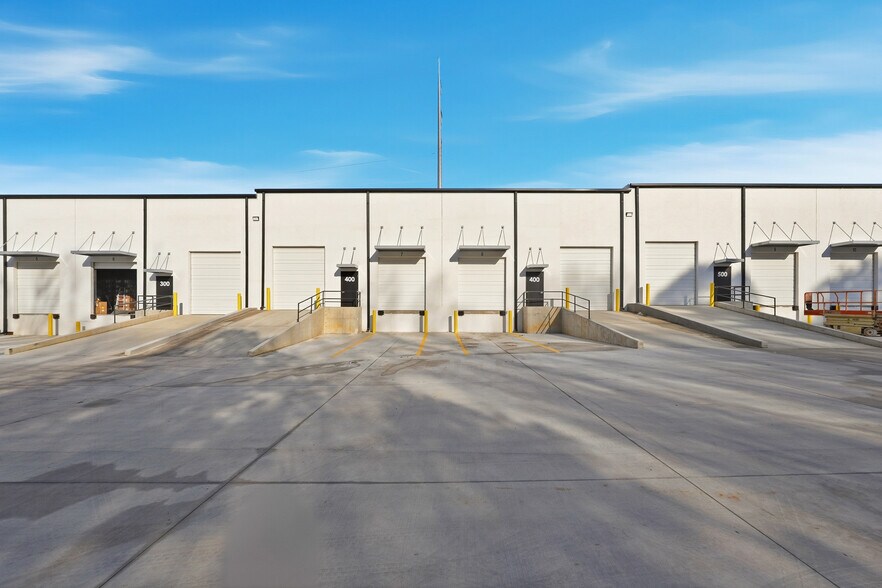 More Photos Of 1901 Peachtree Industrial Blvd, Buford Warehouse For Lease