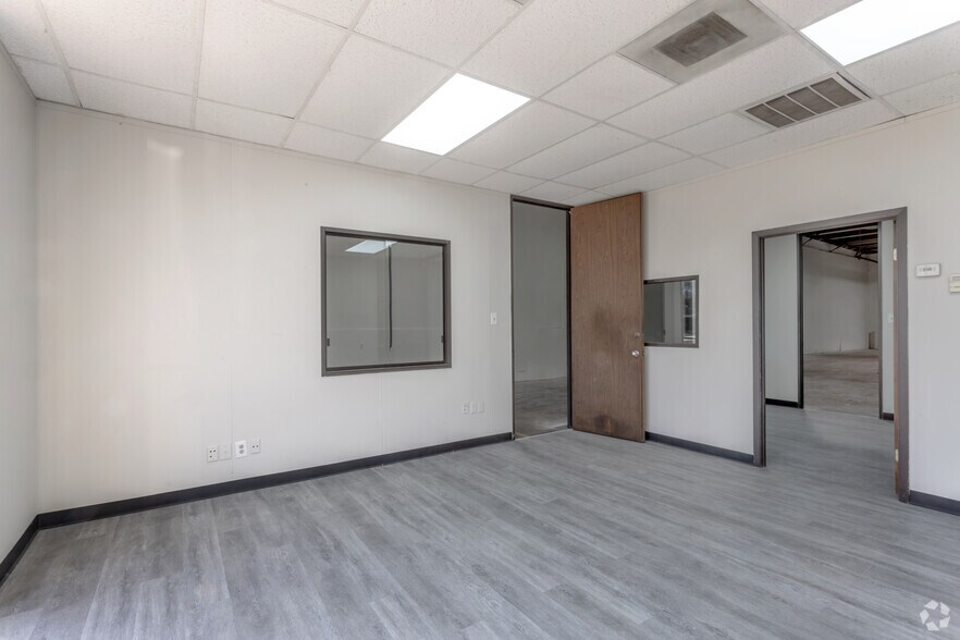 More Photos Of 15925 Morales Rd, Houston Unknown For Lease