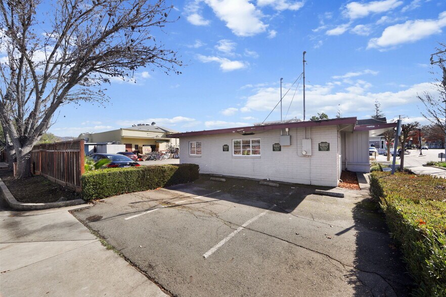 More Photos Of 70 Railroad Ave, Danville Office For Sale