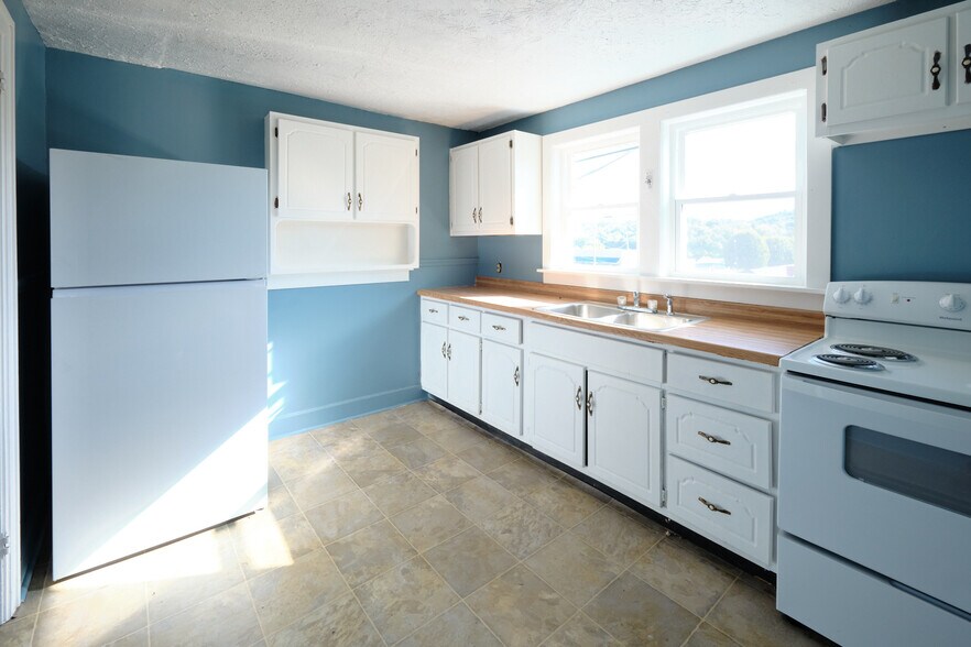 More Photos Of , Tazewell Multifamily For Sale