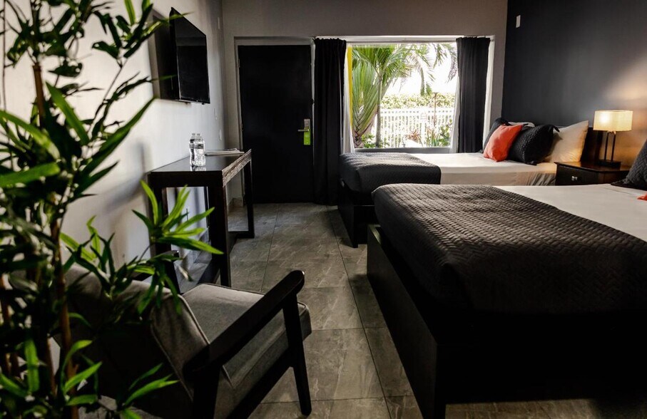 More Photos Of 3530 Biscayne Blvd, Miami Hotel For Sale