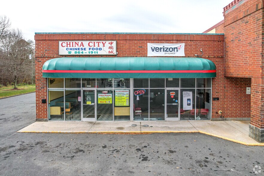 More Photos Of 1925-1955 Davis Park Rd, Gastonia General Retail For Sale