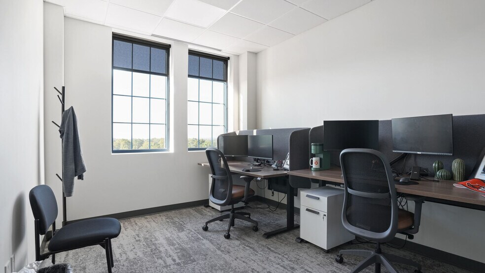 More Photos Of 7007 N High St, Worthington Unknown For Lease