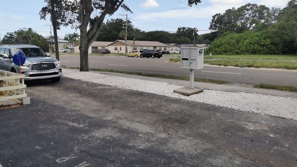 More Photos Of 3701 State Road 580 W, Oldsmar Freestanding For Lease