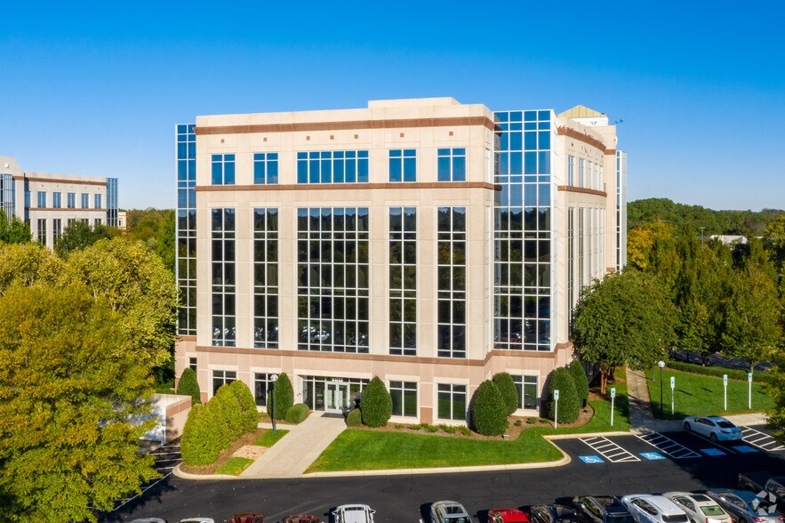 More Photos Of 9335 Harris Corners Pky, Charlotte Office For Lease