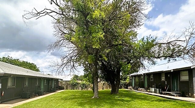 More Photos Of 2604-2606 Ektom Dr, Austin Apartments For Sale