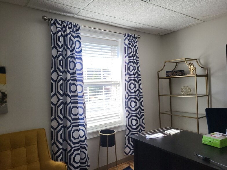 More Photos Of 44 Darby's Crossing Dr, Hiram Loft Creative Space For Lease