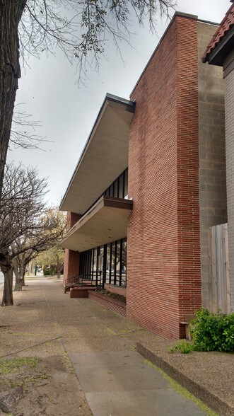 More Photos Of 334 N Topeka St, Wichita Loft Creative Space For Sale