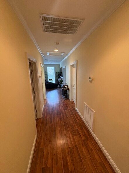 More Photos Of 421-425 S Broad St, Edenton Storefront Retail Residential For Sale