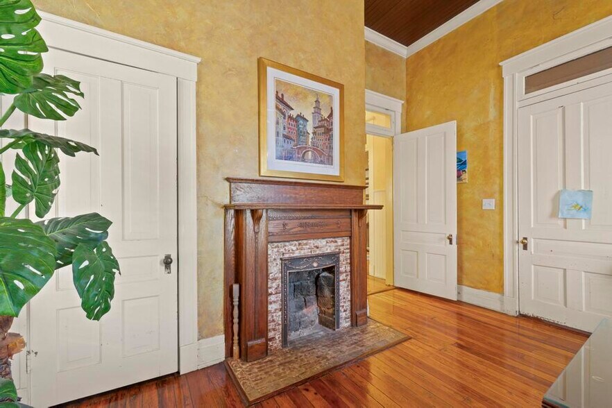 More Photos Of 656 Garden St, Pensacola Office For Sale