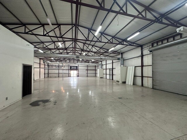 More Photos Of 10450 E Bankhead Hwy, Aledo Mixed Retail For Lease