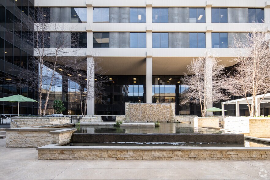 More Photos Of 290 E John Carpenter Fwy, Irving Office For Lease