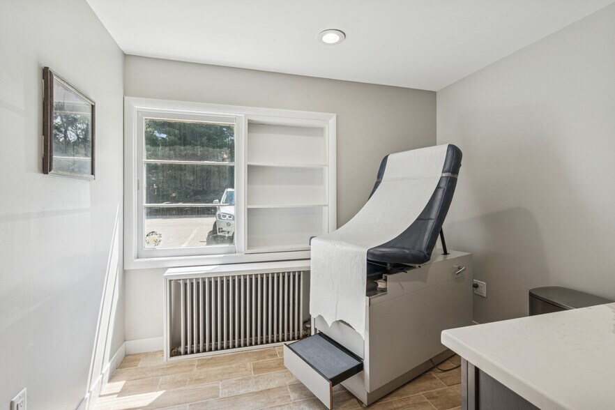 More Photos Of 69 County Road 516, Old Bridge Office For Lease