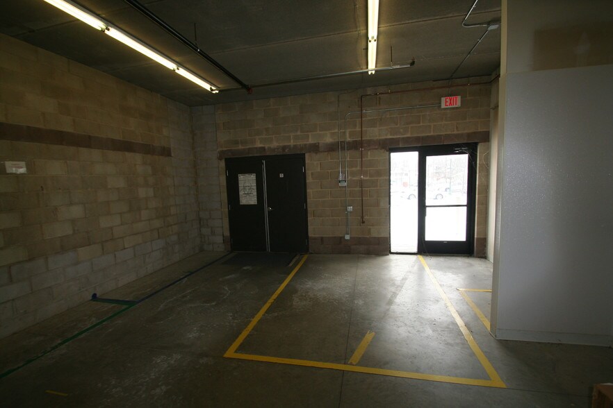 More Photos Of 141 1st St W, Waconia Office For Lease
