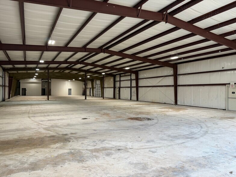 More Photos Of 1901 SE 29th St, Oklahoma City Manufacturing For Sale