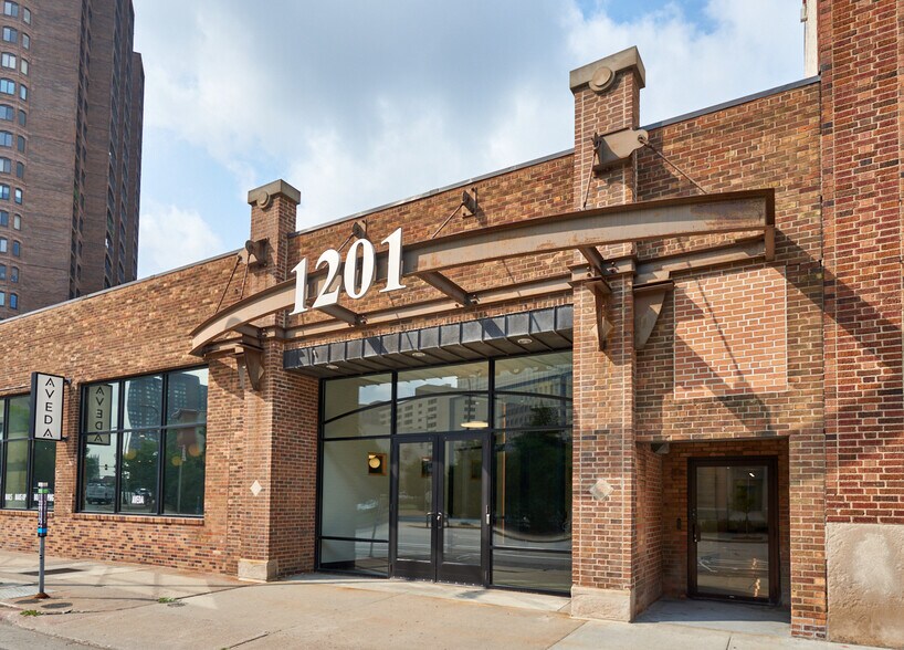 More Photos Of 1201 Harmon Pl, Minneapolis Office For Lease