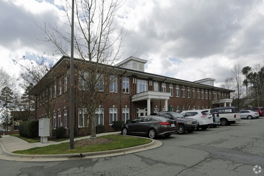 More Photos Of 5015 Southpark Dr, Durham Medical For Lease
