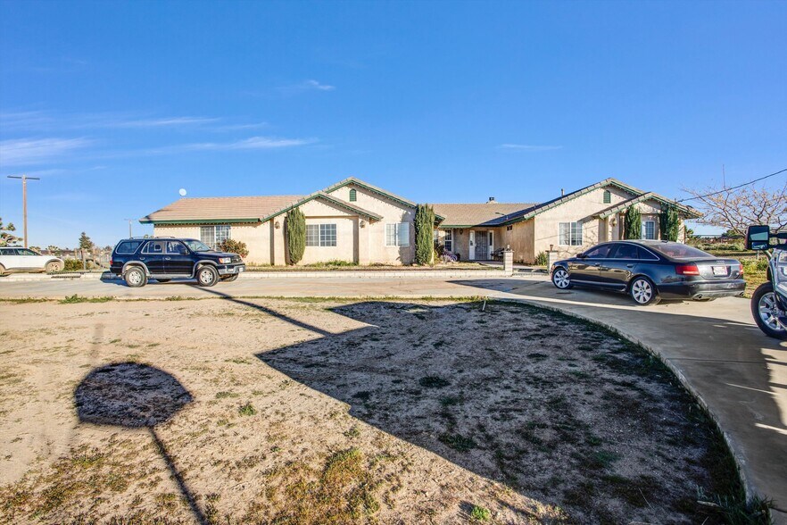 More Photos Of 10439 Mesa St, Oak Hills Multifamily For Sale