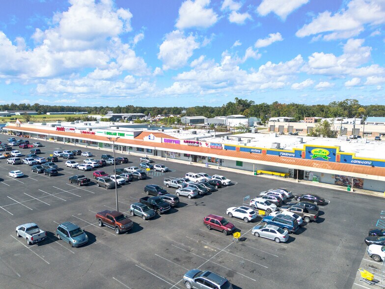 More Photos Of 414 W Highway 30, Gonzales General Retail For Sale