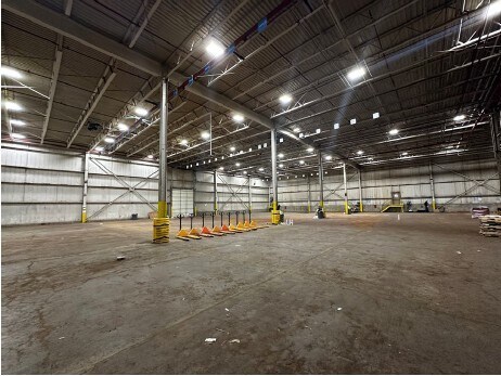 More Photos Of 1611 James P Cole Blvd, Flint Manufacturing For Lease