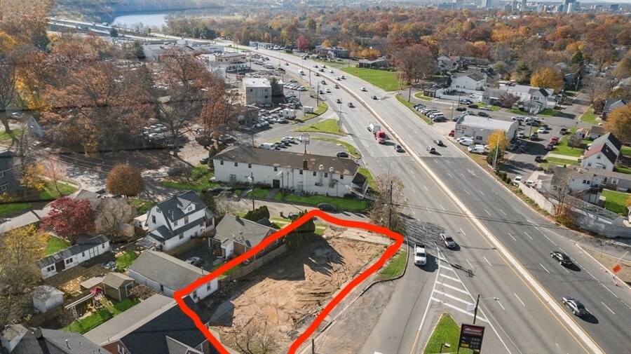More Photos Of 49 Player, Edison Land For Sale
