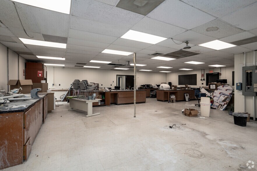 More Photos Of 600 G St, Millville Light Manufacturing For Lease