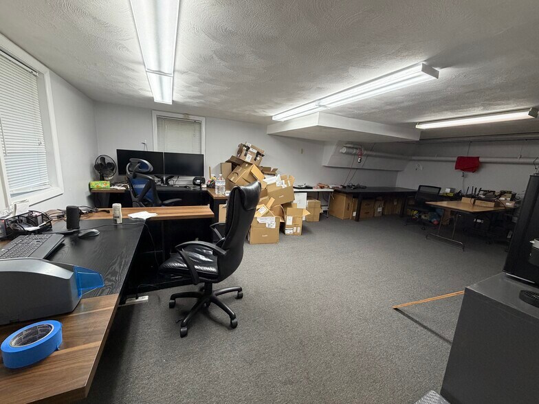 More Photos Of 688 Frenchtown Rd, East Greenwich Office For Sale