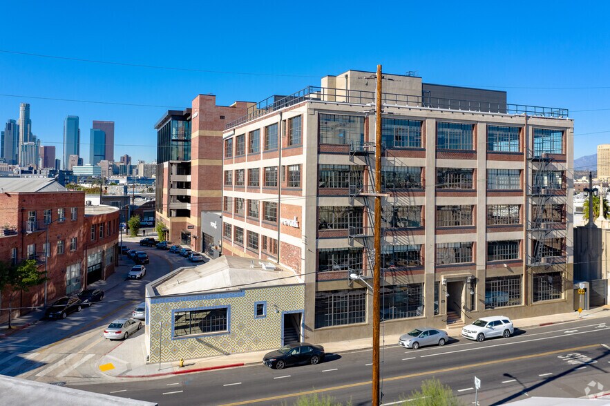 More Photos Of 1019 E 4th Pl, Los Angeles Loft Creative Space For Lease