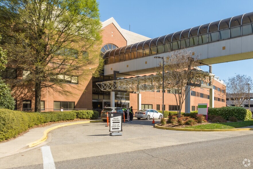 More Photos Of 833 Saint Vincents Dr, Birmingham Medical For Lease