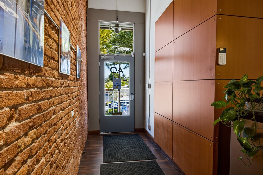 More Photos Of 144 N Glassell St, Orange Storefront Retail Office For Lease