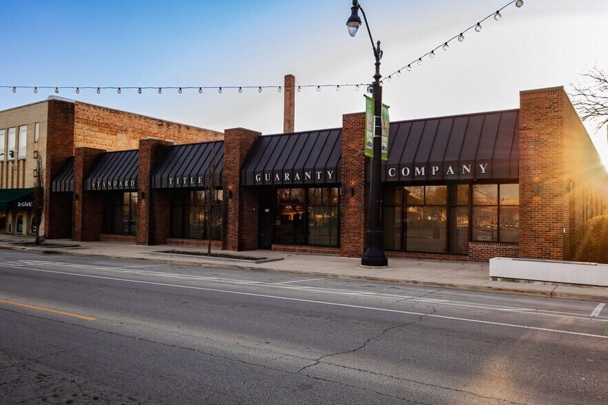 More Photos Of 215 S Schuyler Ave, Kankakee General Retail For Sale