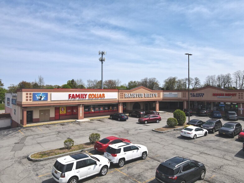 More Photos Of 668 Ridge Rd W, Rochester Unknown For Lease