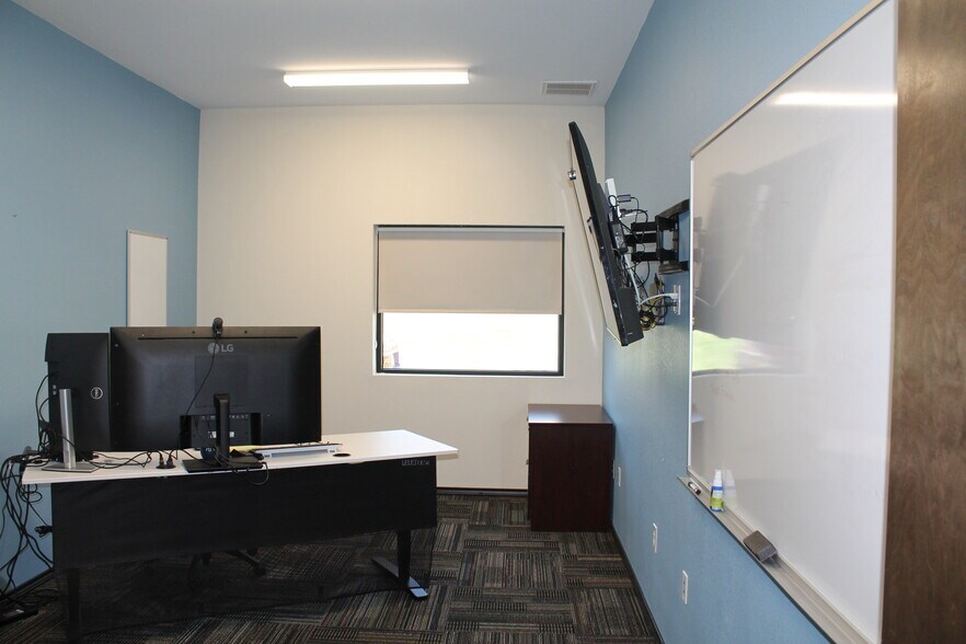 More Photos Of 1305 Ranchers Legacy Trl, Fort Worth Unknown For Lease