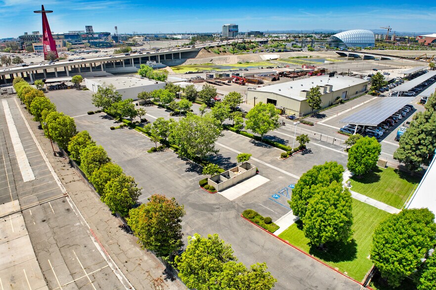 More Photos Of 744 N Eckhoff St, Orange Office For Sale