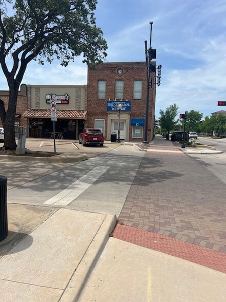 Primary Photo Of 101 S Main St, Irving General Retail For Lease