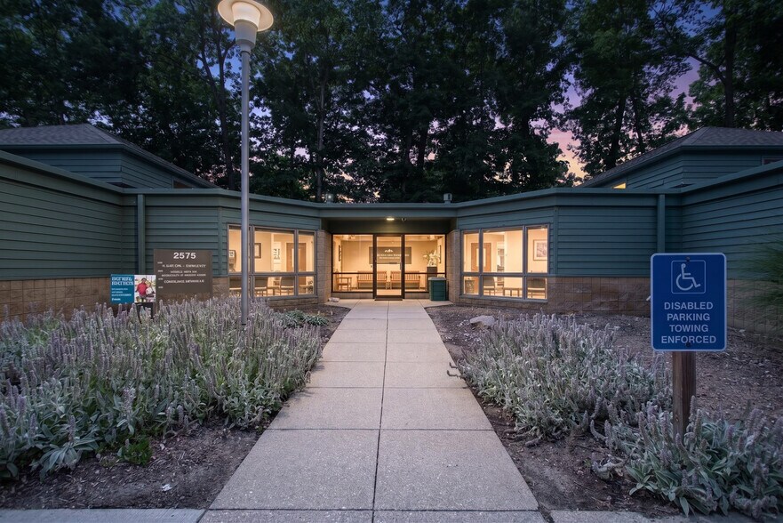 Primary Photo Of 2575 Spring Arbor Rd, Jackson Medical For Sale