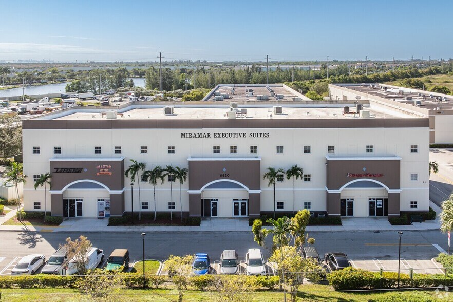 More Photos Of 11820 Miramar Pky, Miramar Medical For Lease