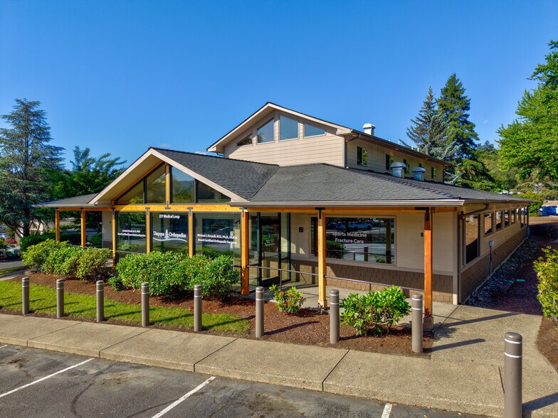 Primary Photo Of 277 Medical Loop, Roseburg Medical For Lease