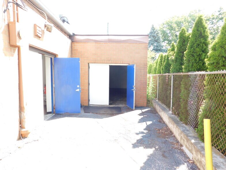 More Photos Of 22241-22255 Lorain Rd, Fairview Park General Retail For Sale
