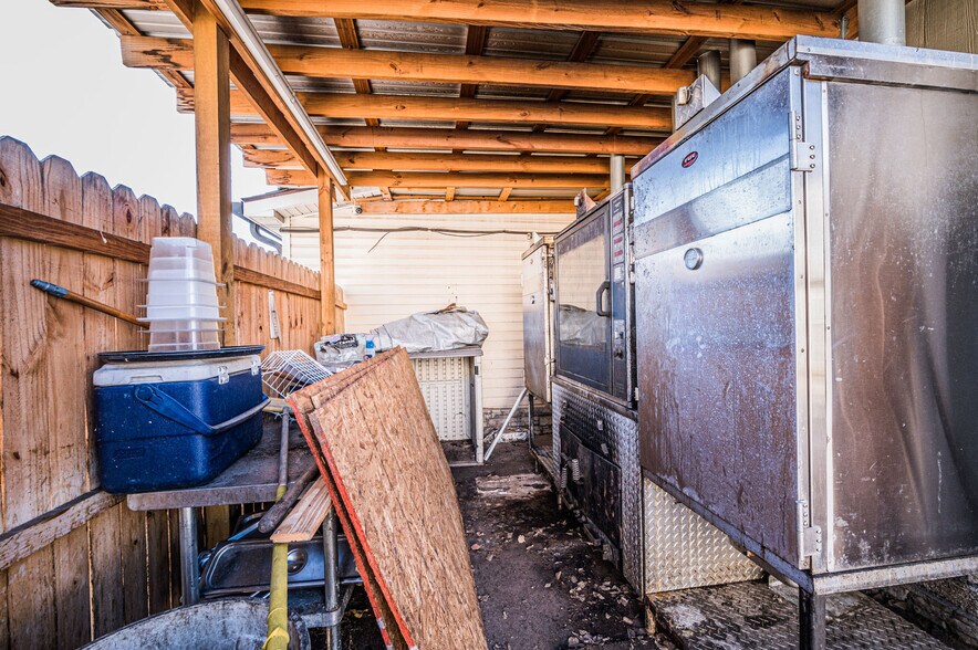 More Photos Of 1026-1038 Chestnut St, Bowling Green Restaurant For Sale