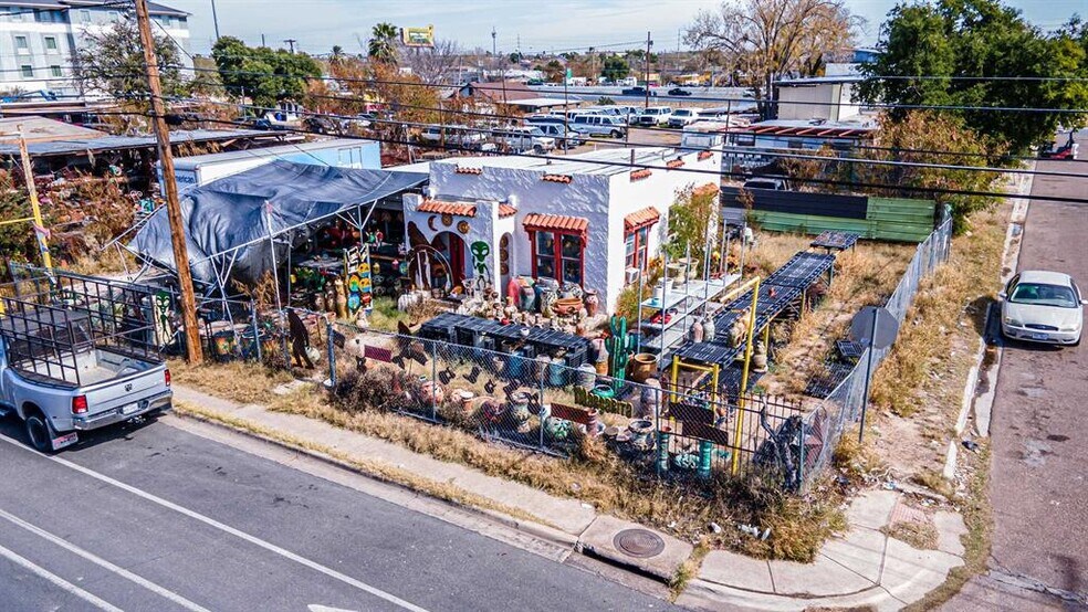 More Photos Of 3002 Santa Ursula Ave, Laredo General Retail For Sale