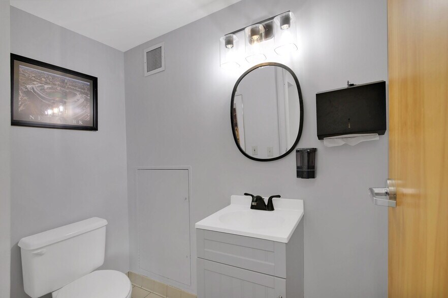 More Photos Of 363 New Britain Rd, Berlin Office For Sale