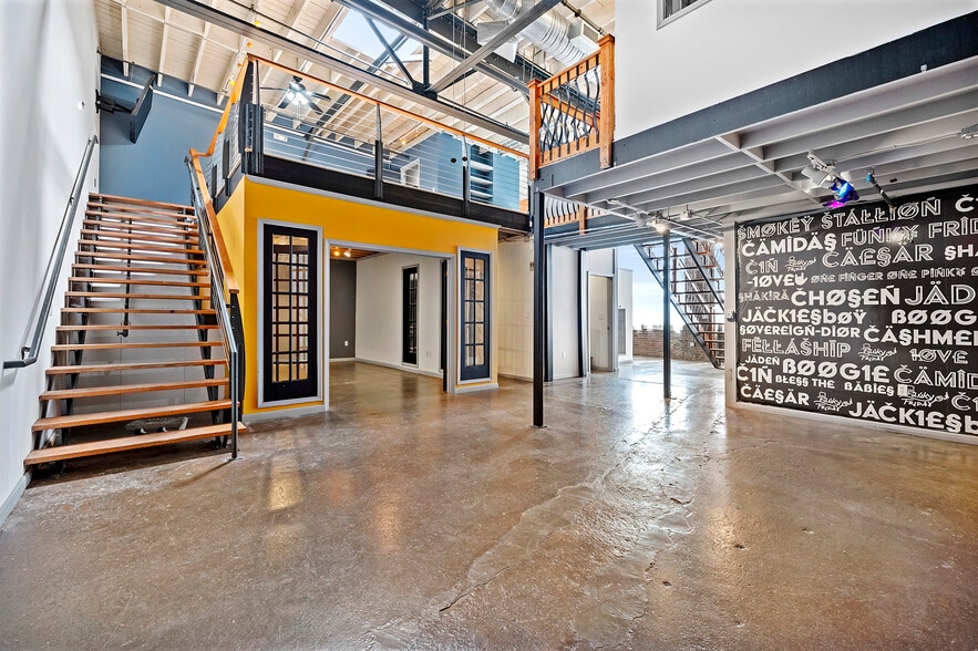More Photos Of 949 W Marietta St NW, Atlanta Office For Sale