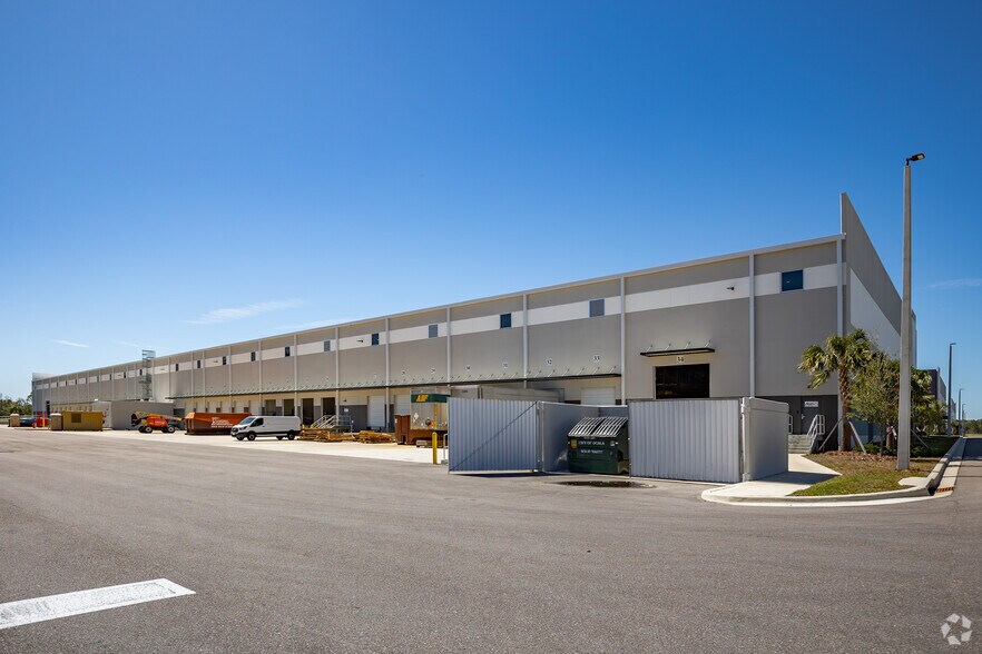 More Photos Of 2901 SW 60th Ave, Ocala Unknown For Lease