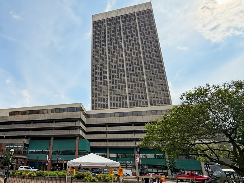 More Photos Of 1500 Main St, Springfield Medical For Lease