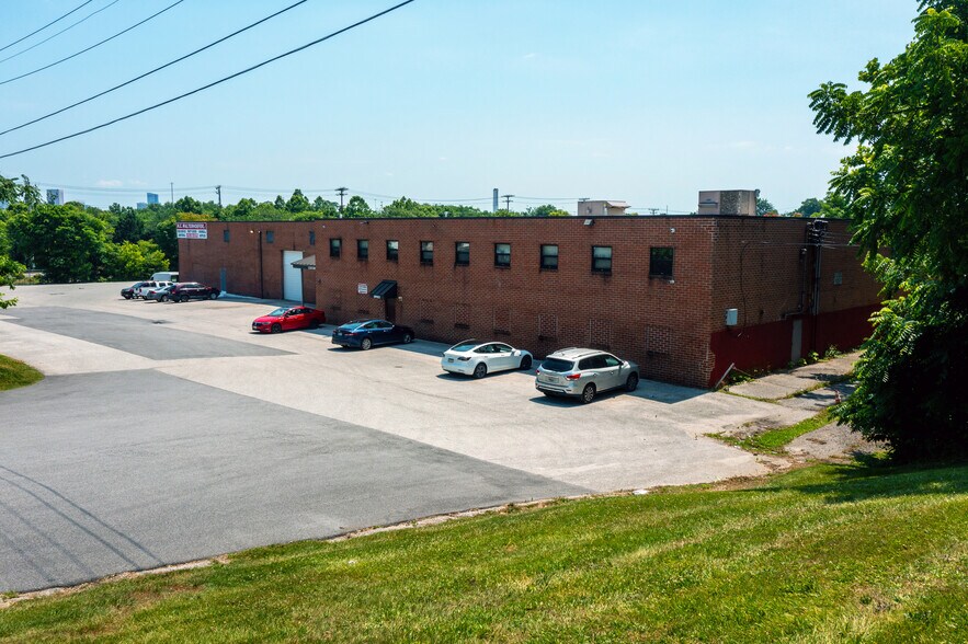 More Photos Of 2331-2339 Washington Blvd, Baltimore Warehouse For Lease