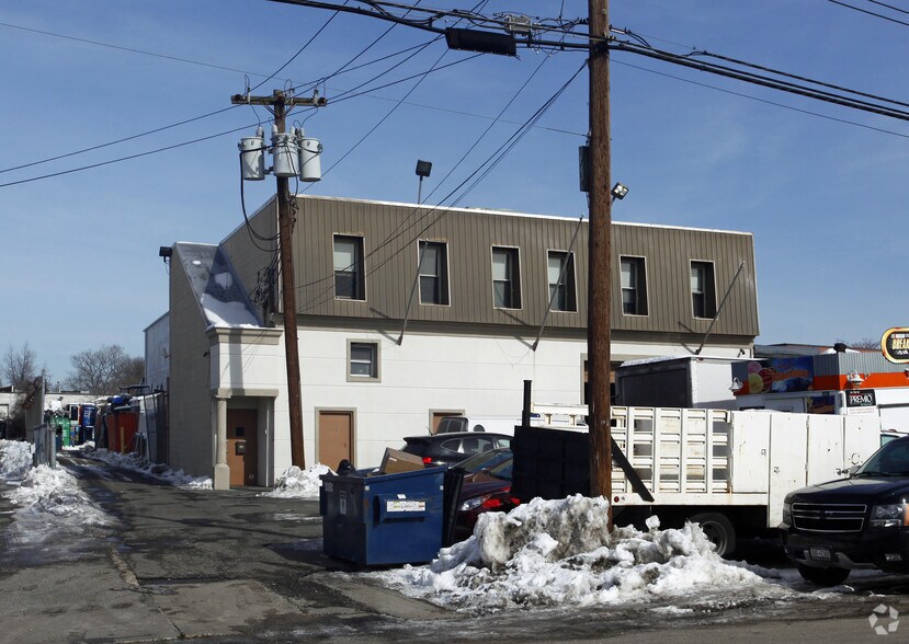 More Photos Of 118 Allen Blvd, Farmingdale Warehouse For Lease